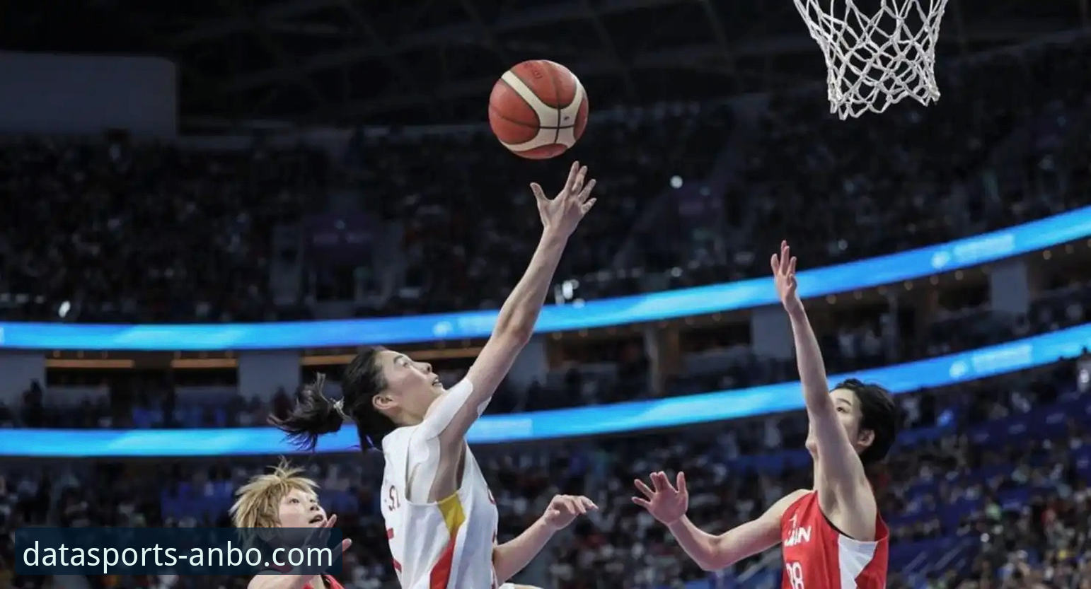 WCBA总决赛G1大胜vs历史分差：四川女篮95-61碾压山西，首战告捷背后隐藏哪些关键数据？